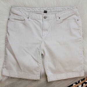 Eddie Bauer Slightly Curvy White Cuffed Denim Mid Length Shorts Women's Size 12